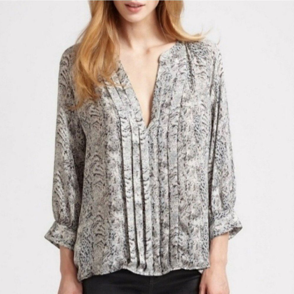 Joie Binney 100% Silk Pleated Blouse Animal Print White Grey Black Women Small‎